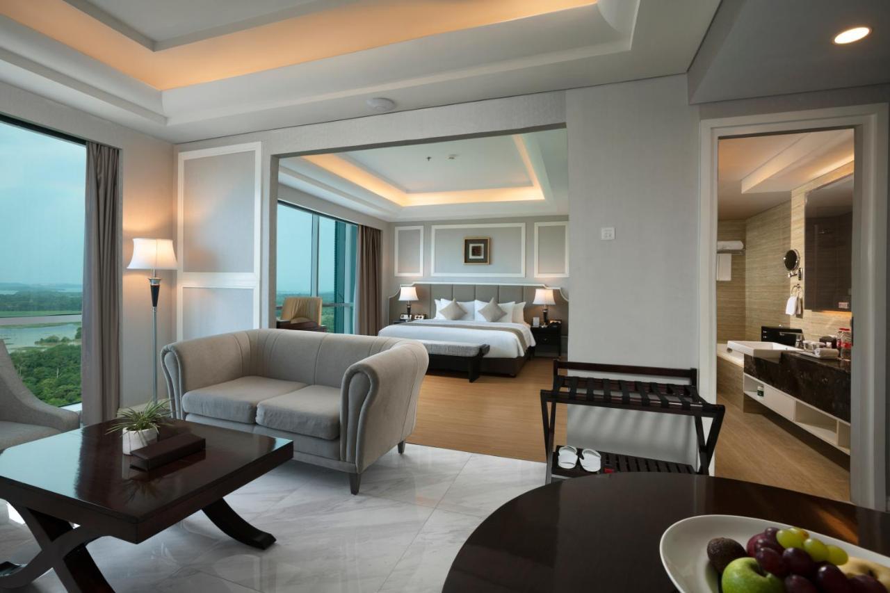 Wyndham Panbil Batam Ξενοδοχείο Εξωτερικό φωτογραφία